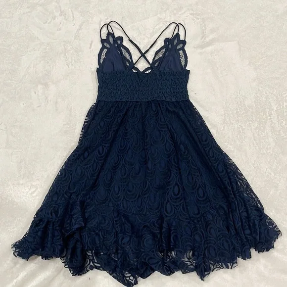 FREE PEOPLE Adella bralette slip dress Size XS New without tags. Navy blue Lace. - Picture 4 of 11